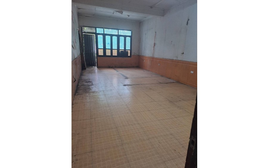 CHO THUÊ NHÀ MẶT PHỐ HOÀNG QUỐC VIỆT, 4 TẦNG, 50M2, MT 4M, THÔNG SÀN, 37 TRIỆU, KINH DOANH BẤT CHẤP.